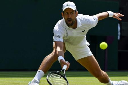 Djokovic zieht mit Federer gleich - auch Sinner weiter