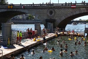 Die Freibäder in der Seine in Paris waren im vergangenen Jahr ein voller Erfolg.