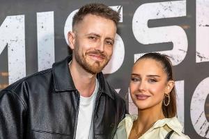 Julian Claßen und seine Freundin Palina sind verlobt