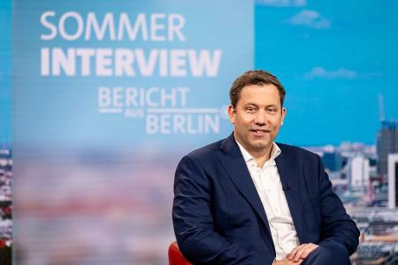 Klingbeil kündigt ab 2028 einen schärferen Sparkurs an.