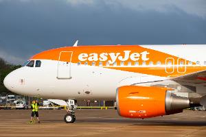 Easyjet stimmt der Übernahme durch den US-Investor zu.