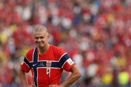 Haaland grinst: 