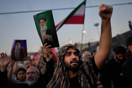 Nach dem Tod des Staatsoberhaupts Ajatollah Ali Chamenei entbrannte ein Streit innerhalb des Machtapparats. (Archivbild)