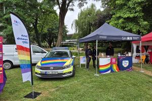 Gruppenfoto - zentrale Ansprechstelle CSD Neumünster