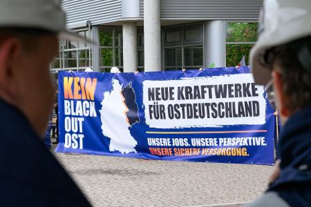 Die Gesetzespläne zum Bau neuer Gaskraftwerke sollen geändert werden - zugunsten des Nordens und Ostens. (Archivbild)