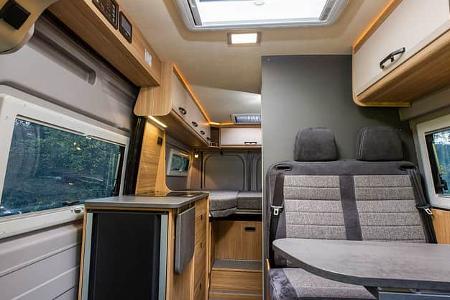 Pössl Summit 600 L, Campingbus, Wohnzimmer, Sitzgruppe