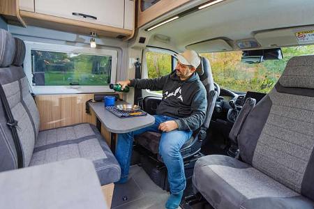 Pössl Summit 600 L, Campingbus, Sitzgruppe