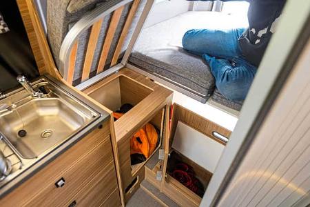 Pössl Summit 600 L, Campingbus, Stauschrank