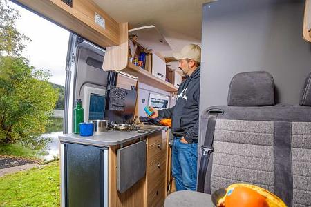Pössl Summit 600 L, Campingbus, Küche