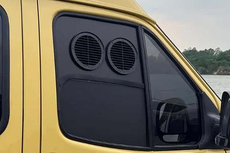 Window_Venting_Kit-4 Zero Breez Mark 3 Fensterschablone für Luftauslässe von mobiler Klimaanlage für Wohnmobile.