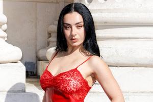 Charli xcx kündigt weltweite Listening-Partys an - auch in Berlin