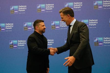 Der ukrainische Präsident Wolodymyr Selenskyj bietet der Nato Zusammenarbeit bei der Drohnenproduktion an. 