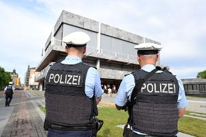 Am Bundesverfassungsgericht geht es um Befugnisse der Polizei.