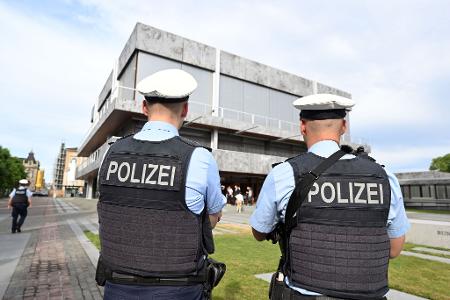 Am Bundesverfassungsgericht geht es um Befugnisse der Polizei.