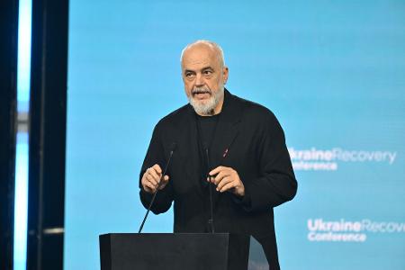 Die Demonstranten verlangen den Rücktritt von Regierungschef Edi Rama, der das Projekt in der Narta-Laguna bedingungslos zu unterstützen scheint. (Archivbild) 