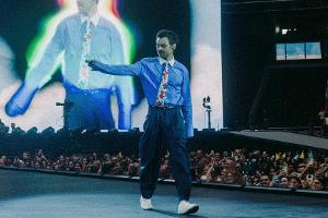 Harry Styles erlebt Hosen-Panne bei letzter Wembley-Show