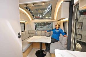 Sitzgruppe, Adria Adora 532, CMT 2026, Wohnwagen, Camping