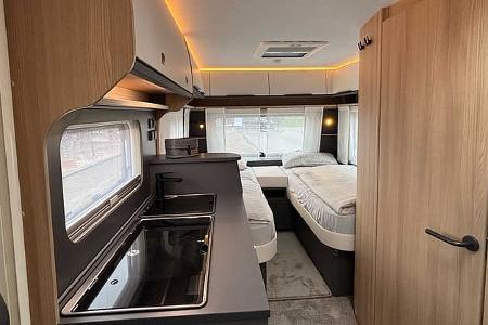 Fendt Apero 465 GE, Wohnwagen, Küche