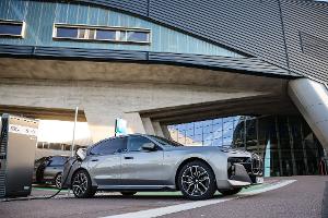 BMWs Elektroauto-Neuzulassungen haben in Deutschland kräftig angezogen. (Archivbild)