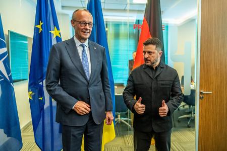 Kanzler Friedrich Merz und der ukrainische Präsident Wolodymyr Selenskyj: Der Gipfel soll neue Milliarden-Hilfen für die Ukraine beschließen.