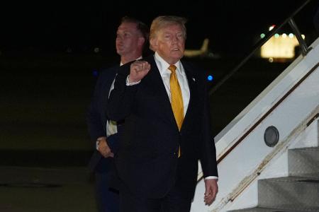US-Präsident Trump stellt einen noch größeren Truppenabzug aus Europa in Aussicht.