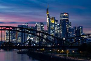 Banken-Skyline in Frankfurt: Die Finanzbranche dringt auf weniger Vorschriften. (Symbolbild)