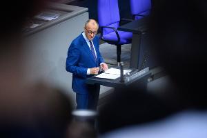 Kurz vor der Sommerpause gibt der Kanzler noch einmal eine Regierungserklärung ab.