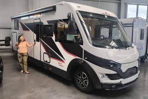 Außenaufnahme, Wohnmobil, vollintegriert