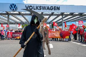 Bei VW wird um Sparpläne gerungen.