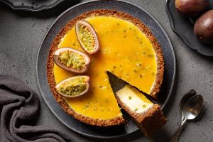 Cheesecake mit Passionsfrucht-Spiegel