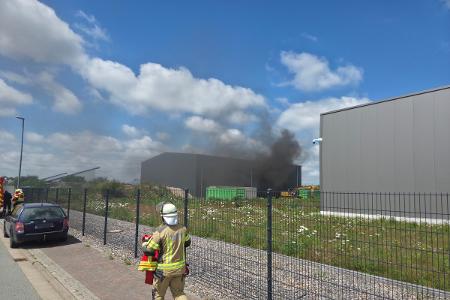Die Rauchentwicklung aus der Halle war deutlich sichtbar