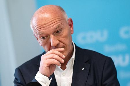 Berlins Regierender Bürgermeister Kai Wegner (CDU) will bis zur Bildung einer neuen Regierung im Amt bleiben.