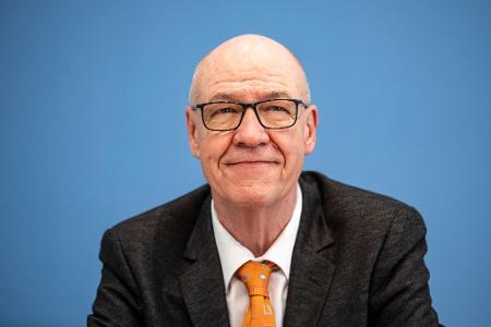 DIW-Ökonom Martin Gornig hat noch Hoffnung für die deutsche Industrie. (Archivbild)
