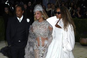 Familienauftritt: Jay-Z holt Beyoncé und Blue Ivy auf die Bühne