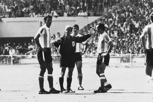Geburtsstunde der Roten Karte: Argentinier Rattin verstorben