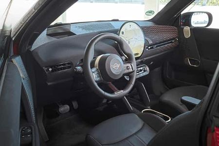 Mini Cooper SE, Cockpit
