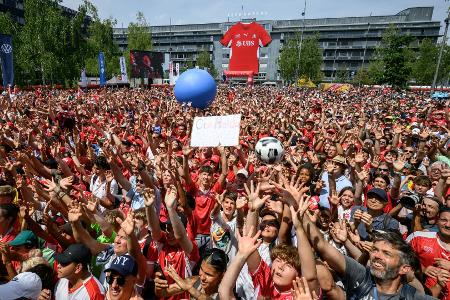 Schweizer WM-Helden in Zürich empfangen