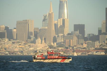 In der Bucht von San Francisco ist ein Boot gekentert.