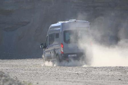 Sunlight Cliff 4x4 Ford Transit loser Untergrund