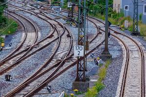 Zuletzt wurde deutlich mehr in die Bahninfrastruktur investiert - die Allianz Pro Schiene geht aber davon aus, dass das Niveau nicht lange gehalten wird. (Symbolbild)