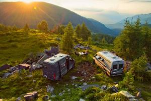 Hobby Vantana 4x4 vs. HRZ Freedom