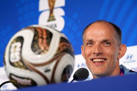 Der englische Nationaltrainer Thomas Tuchel nimmt bei der WM an einer Pressekonferenz teil