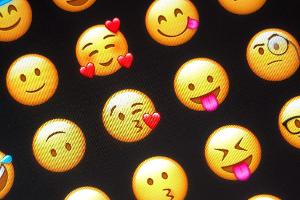 Es gibt schon sehr viele Emojis. Doch es kommen noch immer welche hinzu. (Symbolbild)