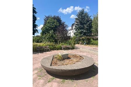 Sockel der Bronzeskulptur