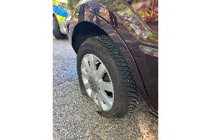 Das Rad war bis auf die Felge heruntergefahren.
