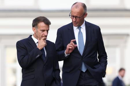 Merz begrüßt Macron zum Deutsch-Französischen Ministerrat in Bergisch Gladbach