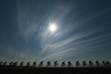 Das Fahrerfeld auf der 11. Etappe der Tour de France.