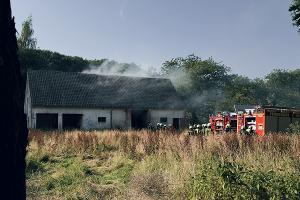 Brand in einer leerstehenden Scheune