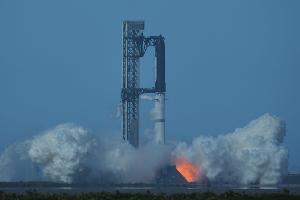 Ein weiterer geplanter Testflug des "Starship" musste kurz vor dem Start abgebrochen werden. 