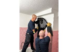 Zugangsöffnung im Badezimmer